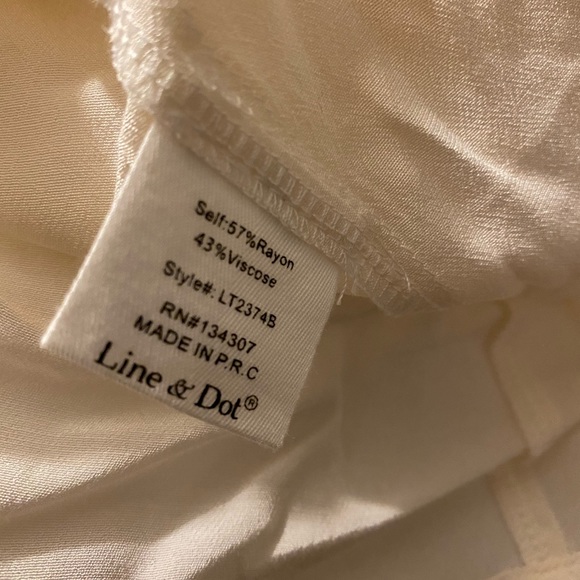 Line & Dot Haylee Wrap Top- NWT - Picture 6 of 7